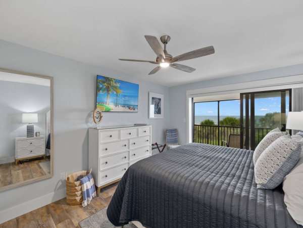Family Friendly Complex in Sanibel Located on the Beach
